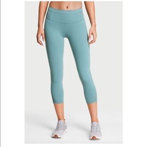 Victoria’s Secret knockout leggings size medium